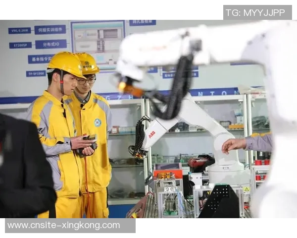 区楚良论中国足球发展路径强调短期与长期目标并重生存为首要任务 区楚良论中国足球发展路径强调短期与长期目标并重生存为首要任务