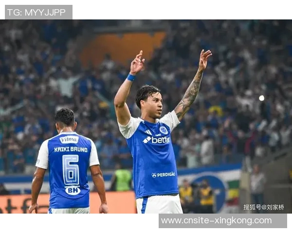 达尼洛成历史首位双冠王者夺得欧冠与南美解放者杯双料冠军 达尼洛成历史首位双冠王者夺得欧冠与南美解放者杯双料冠军